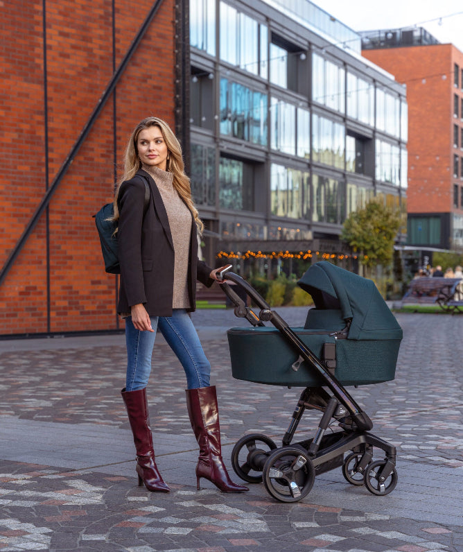 Carucior electric 2 in 1 Ibebe iSTOP & DRiVE FOLLOW ME Piele Ecologica Silver Shine, cu leganare automata, max. 22 Kg